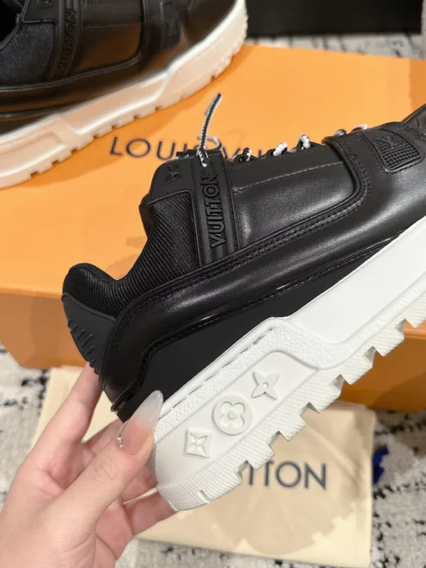 Louis Vuitton Trainer Maxi Sneaker - LS283