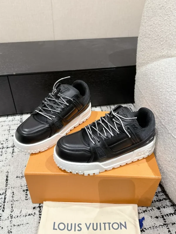 Louis Vuitton Trainer Maxi Sneaker - LS283