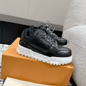 Louis Vuitton Trainer Maxi Sneaker - LS283