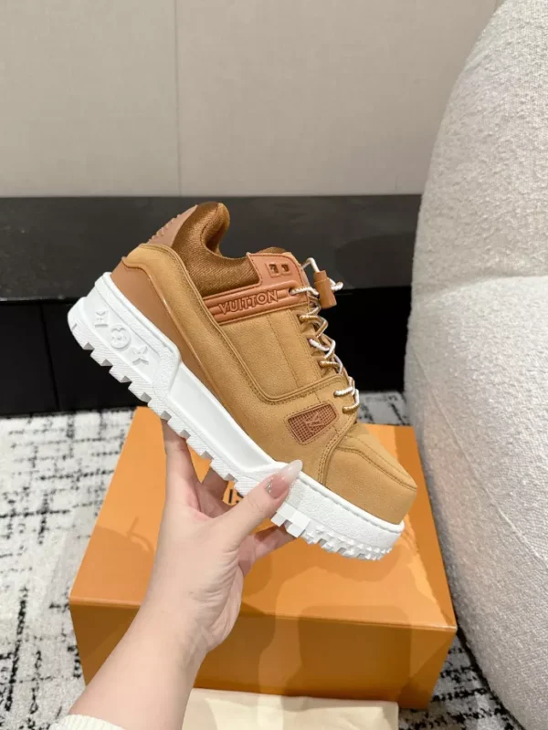 Louis Vuitton Trainer Maxi Sneaker - LS284