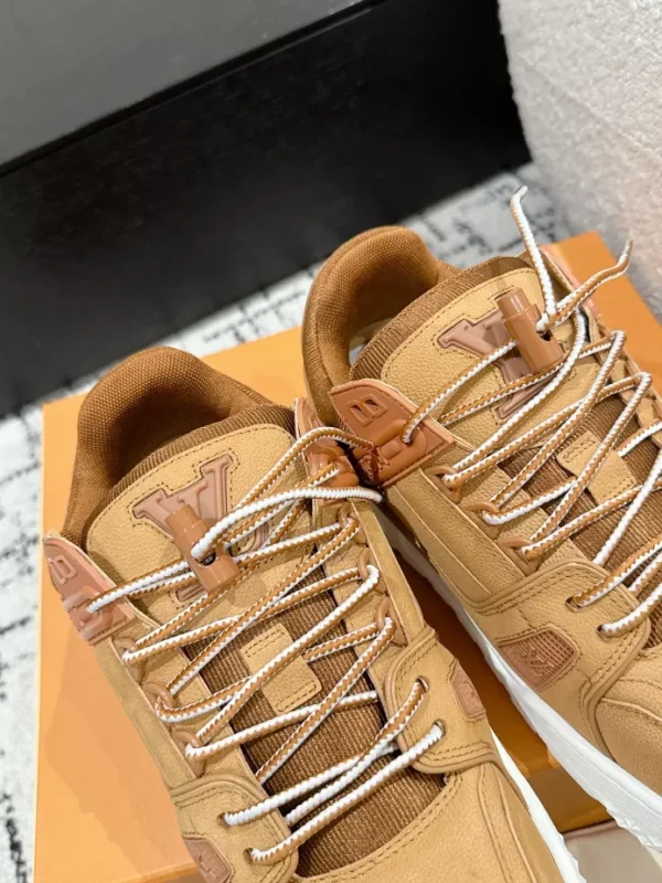 Louis Vuitton Trainer Maxi Sneaker - LS284