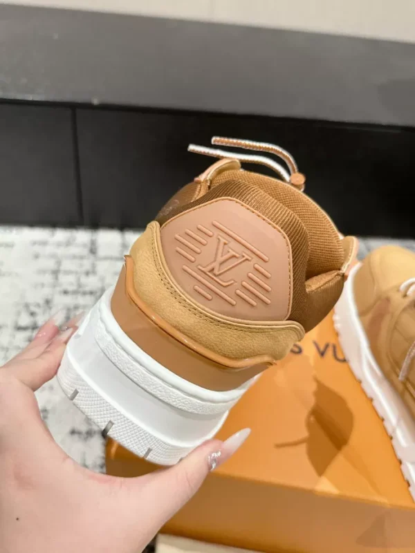 Louis Vuitton Trainer Maxi Sneaker - LS284