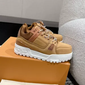 Louis Vuitton Trainer Maxi Sneaker - LS284