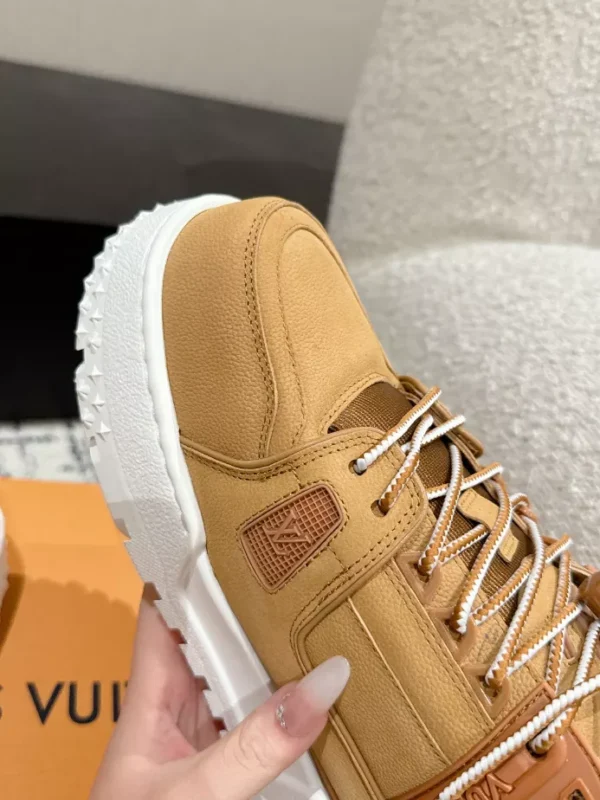 Louis Vuitton Trainer Maxi Sneaker - LS284