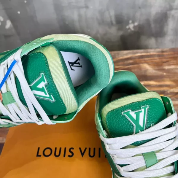 Louis Vuitton Trainer Maxi Sneakers - LS281