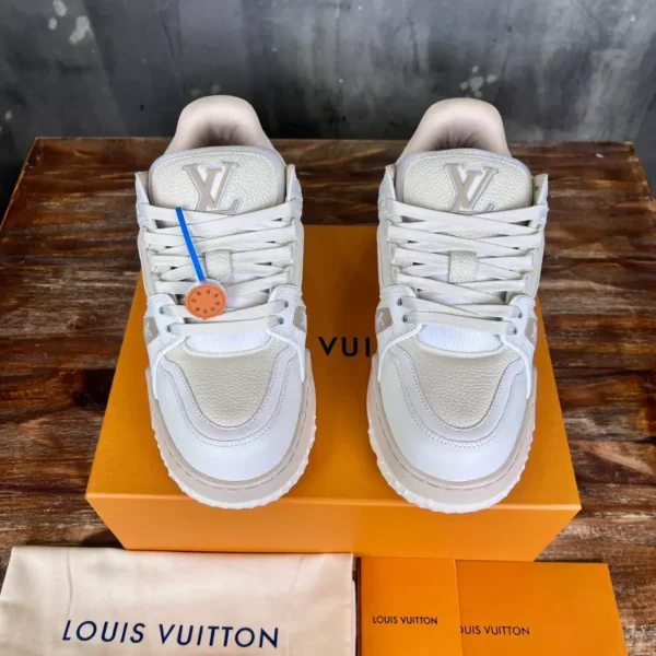 Louis Vuitton Trainer Maxi Sneakers - LS282