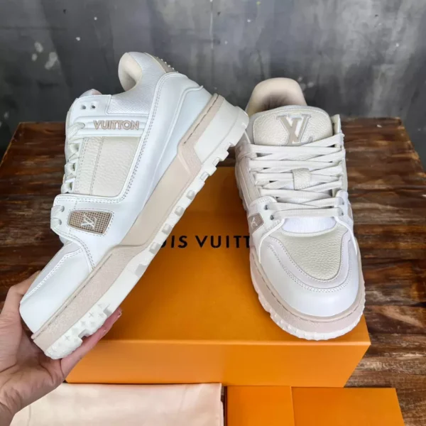 Louis Vuitton Trainer Maxi Sneakers - LS282