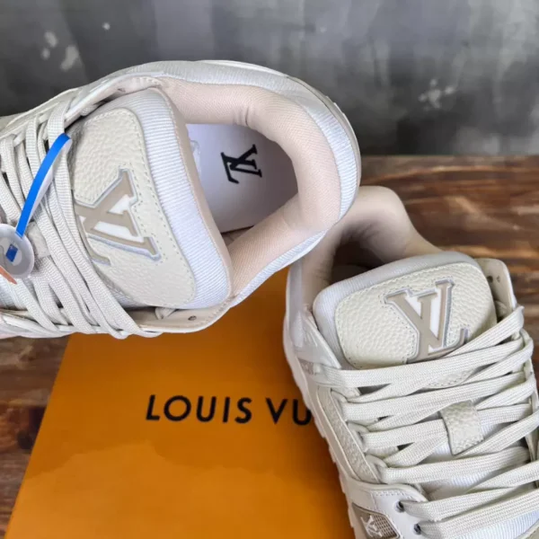 Louis Vuitton Trainer Maxi Sneakers - LS282