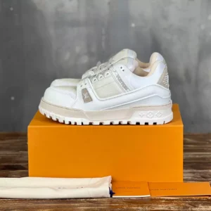 Louis Vuitton Trainer Maxi Sneakers - LS282