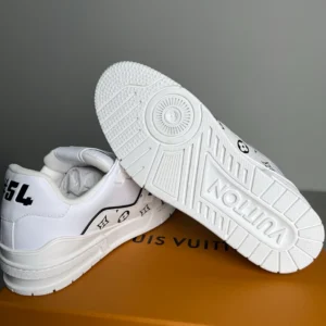 Louis Vuitton Trainer Sneaker - LS276