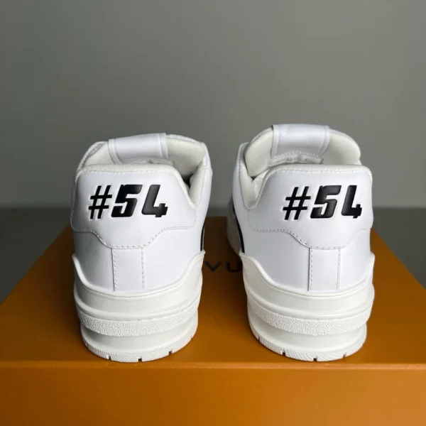 Louis Vuitton Trainer Sneaker - LS276