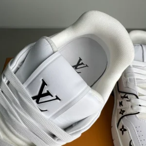 Louis Vuitton Trainer Sneaker - LS276