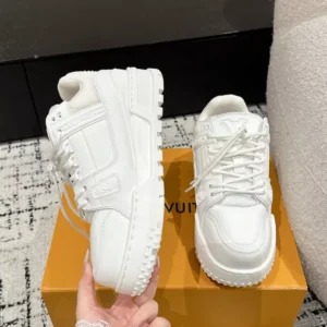 Louis Vuitton Trainer Snow Sneaker - LS285