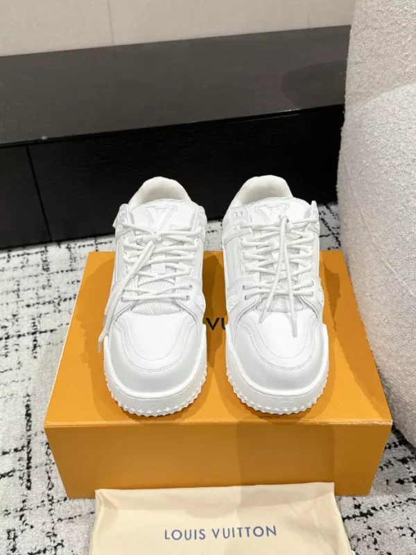 Louis Vuitton Trainer Snow Sneaker - LS285