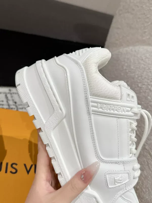 Louis Vuitton Trainer Snow Sneaker - LS285