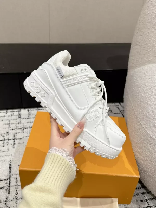 Louis Vuitton Trainer Snow Sneaker - LS285