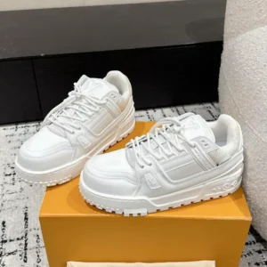 Louis Vuitton Trainer Snow Sneaker - LS285