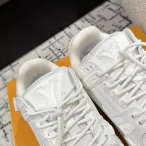 Louis Vuitton Trainer Snow Sneaker - LS285