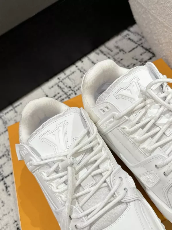 Louis Vuitton Trainer Snow Sneaker - LS285