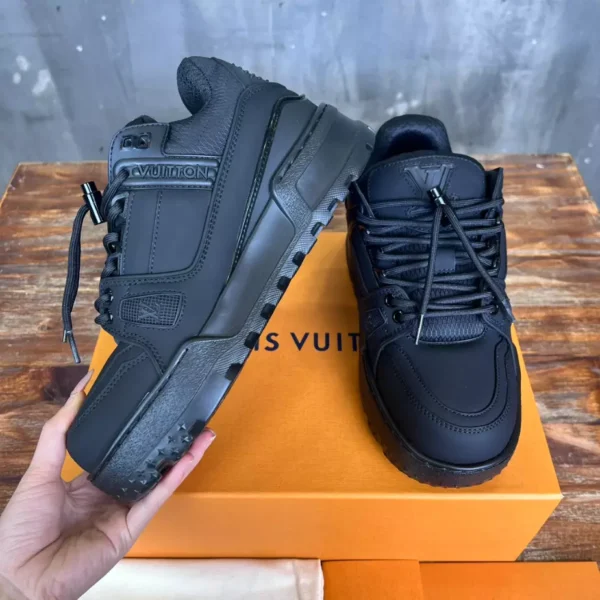 Louis Vuitton Trainer Snow Sneaker - LS286