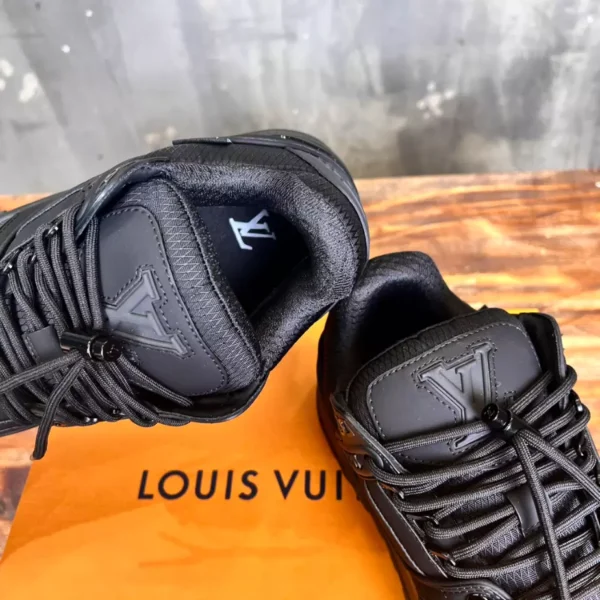 Louis Vuitton Trainer Snow Sneaker - LS286