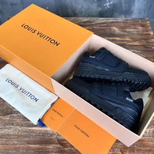 Louis Vuitton Trainer Snow Sneaker - LS286