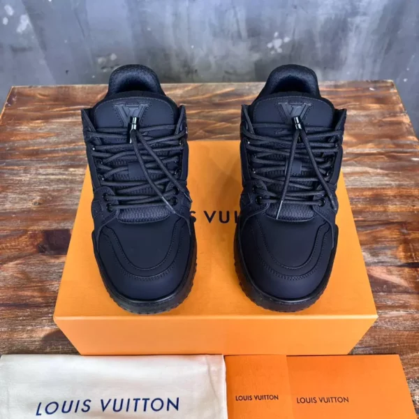 Louis Vuitton Trainer Snow Sneaker - LS286