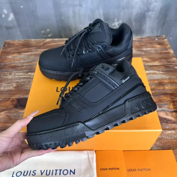 Louis Vuitton Trainer Snow Sneaker - LS286