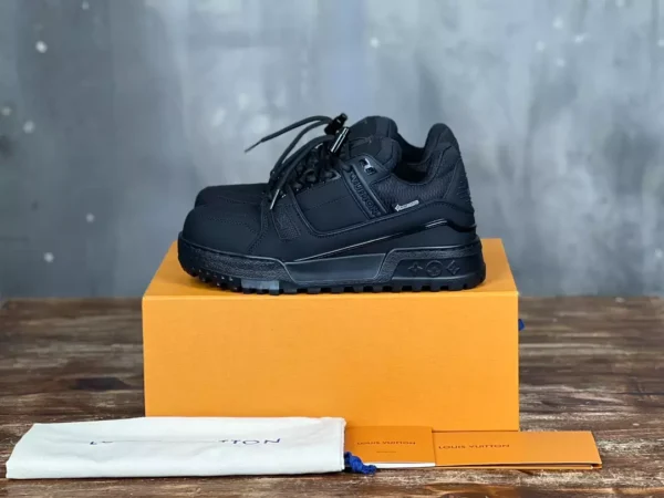 Louis Vuitton Trainer Snow Sneaker - LS286