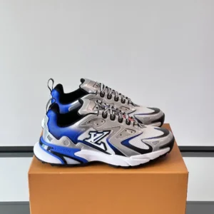 Louis Vuitton Runner Tatic Sneaker - LS290
