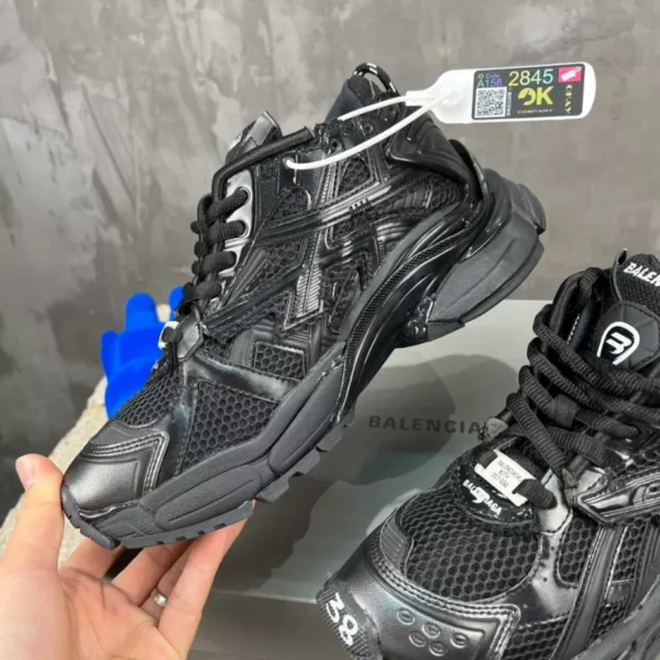 Balenciaga Runner Sneaker - GS122