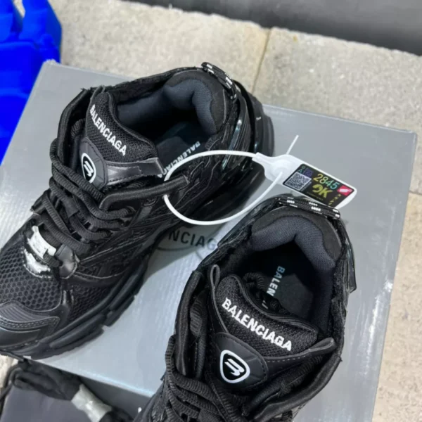 Balenciaga Runner Sneaker - GS122