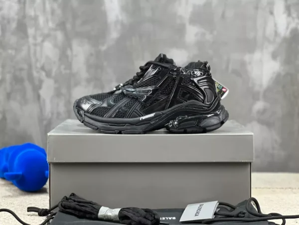 Balenciaga Runner Sneaker - GS122