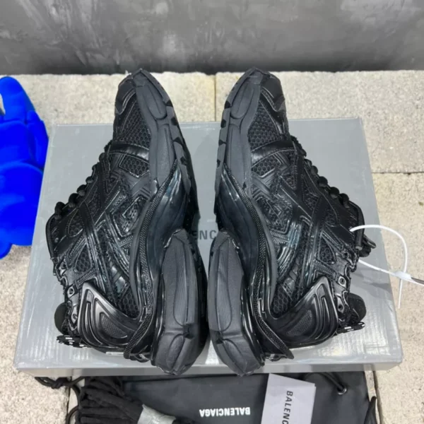 Balenciaga Runner Sneaker - GS122