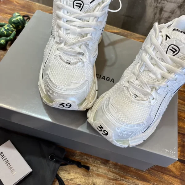 Balenciaga Runner Sneaker - GS123