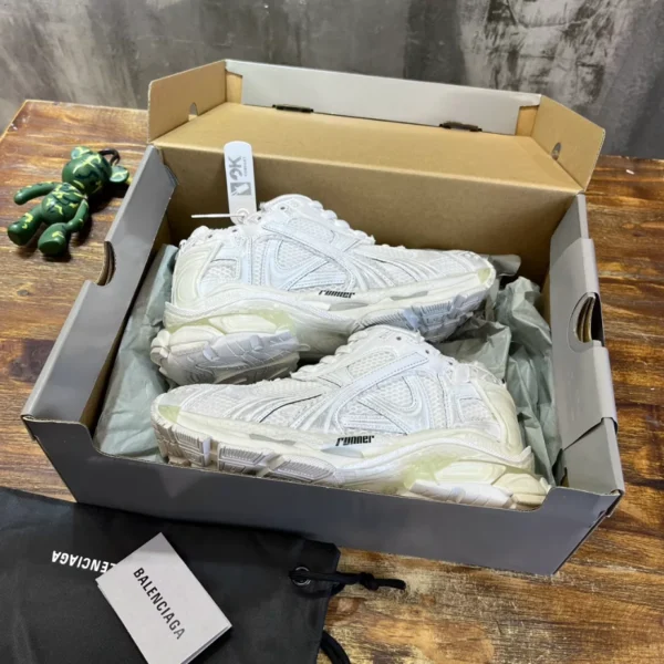 Balenciaga Runner Sneaker - GS123
