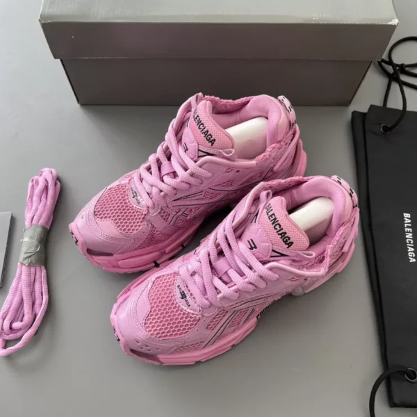 Balenciaga Runner Sneaker - GS132