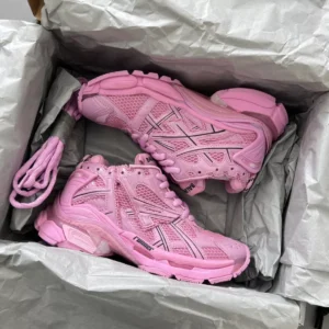 Balenciaga Runner Sneaker - GS132