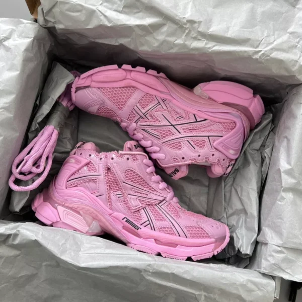 Balenciaga Runner Sneaker - GS132