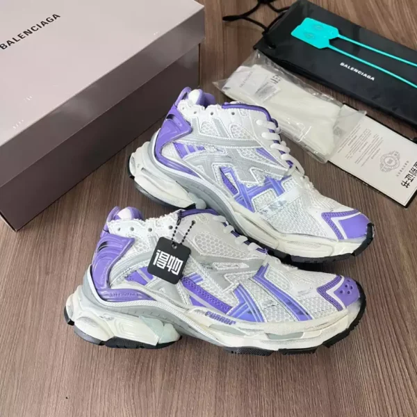 Balenciaga Runner Sneaker - GS136