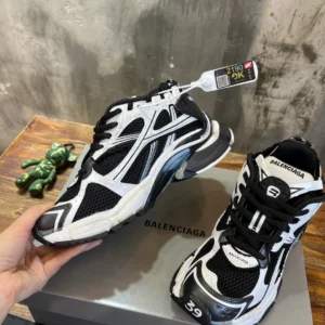 Balenciaga Runner Sneaker - GS139