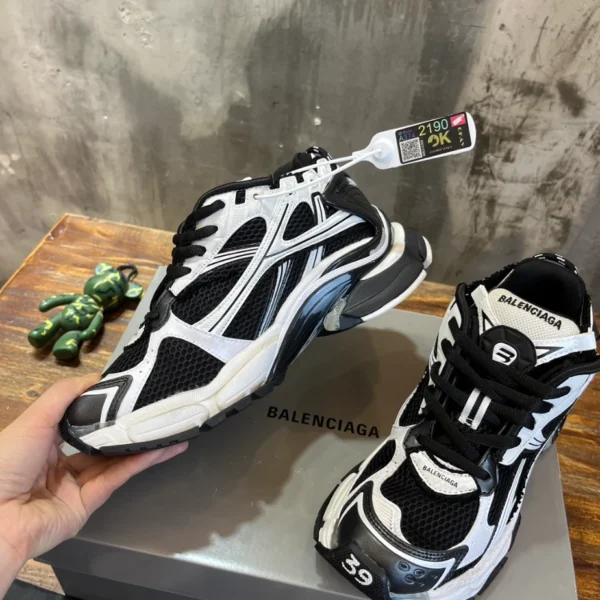 Balenciaga Runner Sneaker - GS139
