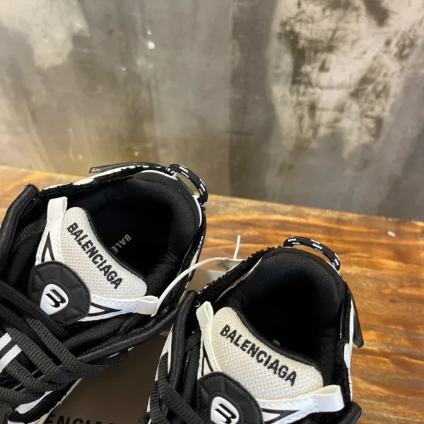 Balenciaga Runner Sneaker - GS139