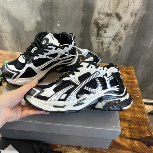 Balenciaga Runner Sneaker - GS139