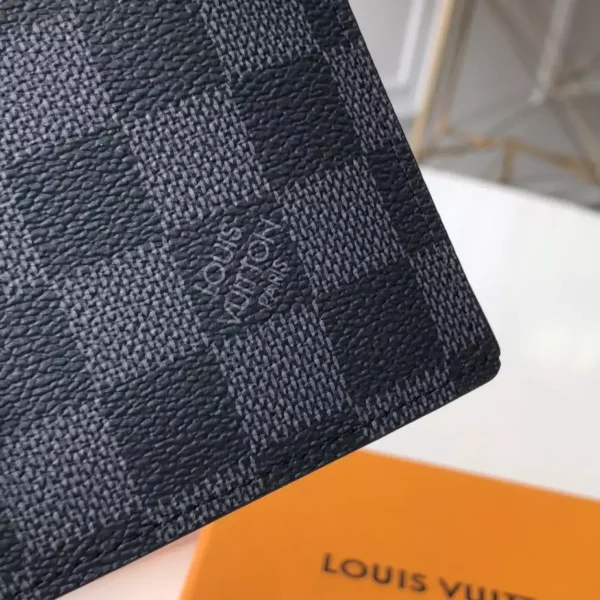 Louis Vuitton Amerigo Wallet - LW32