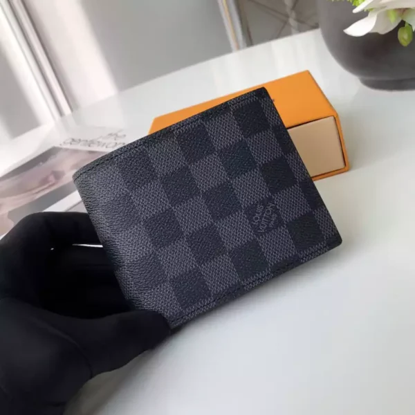 Louis Vuitton Amerigo Wallet - LW32