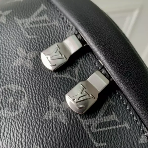Louis Vuitton Discovery PM Bumbag - LCP015