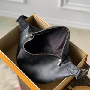 Louis Vuitton Discovery PM Bumbag - LCP015