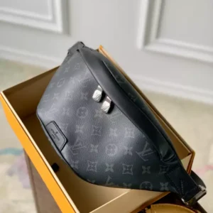 Louis Vuitton Discovery PM Bumbag - LCP015