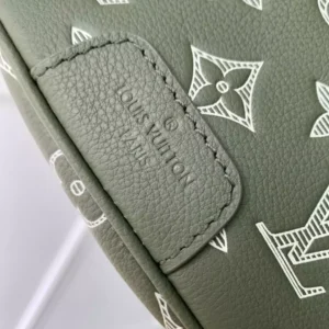 Louis Vuitton Discovery PM Bumbag - LCP016